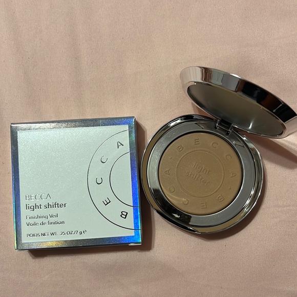 BECCA Light Shifter Finishing Veil - Picture 1 of 2